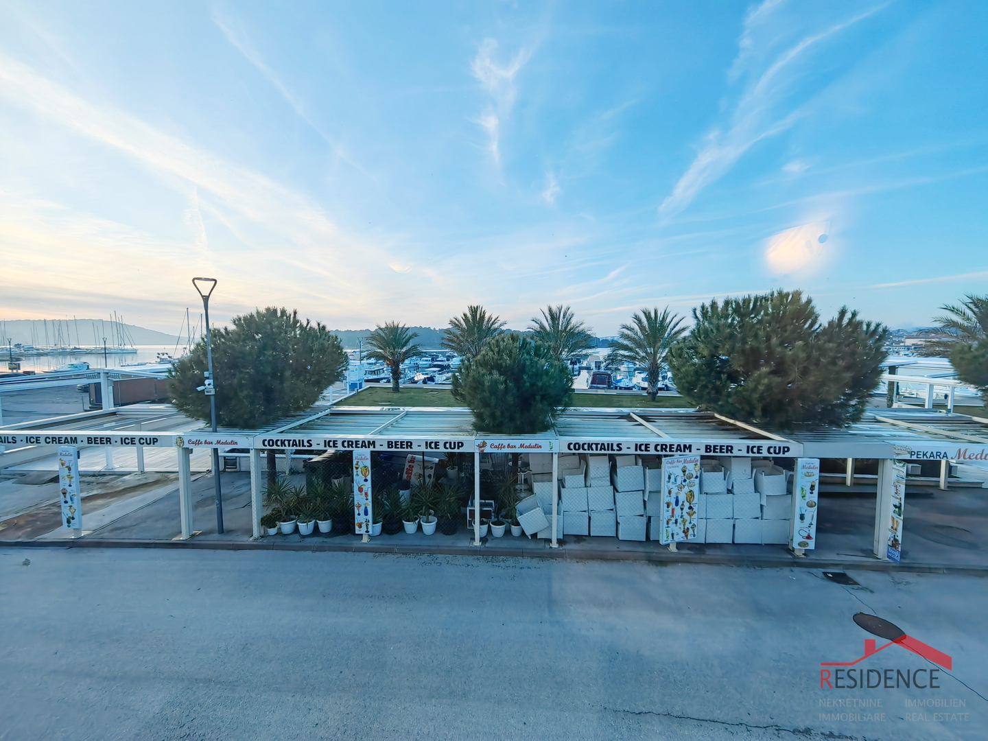 Medulin – Beautiful apartment first row to the sea