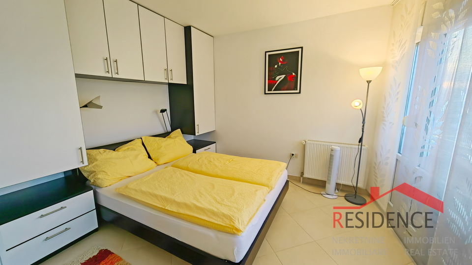 Medulin&comma; prekrasan stan u prvom redu do mora