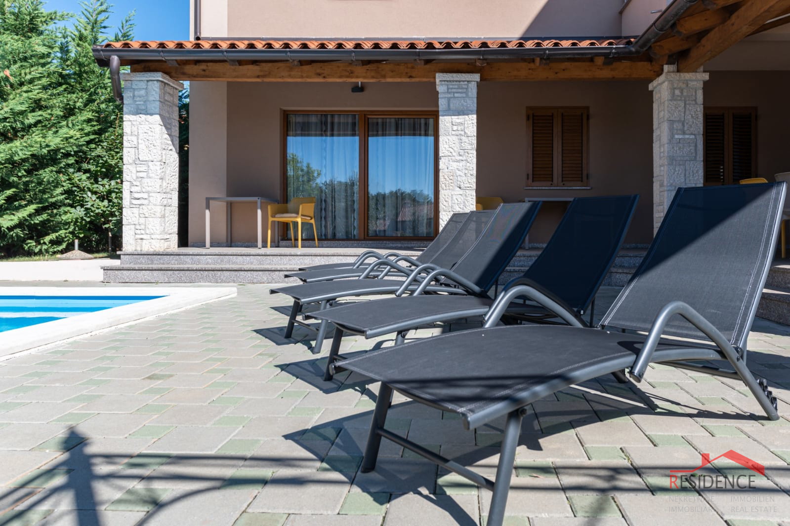 Banjole-Volme, prekrasan stan u prizemlju sa bazenom