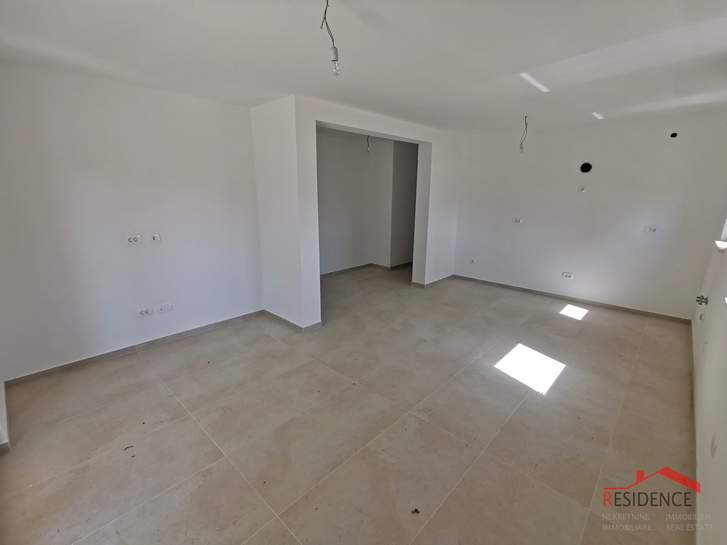 Medulin, novogradnja, stan na 1. katu, 3 spavaće sobe