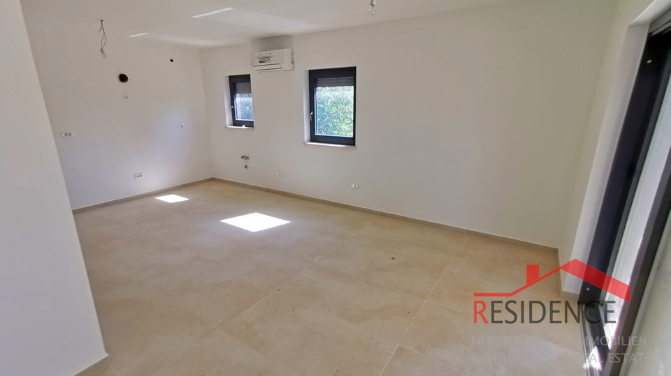 Medulin, novogradnja, stan na 1. katu, 3 spavaće sobe
