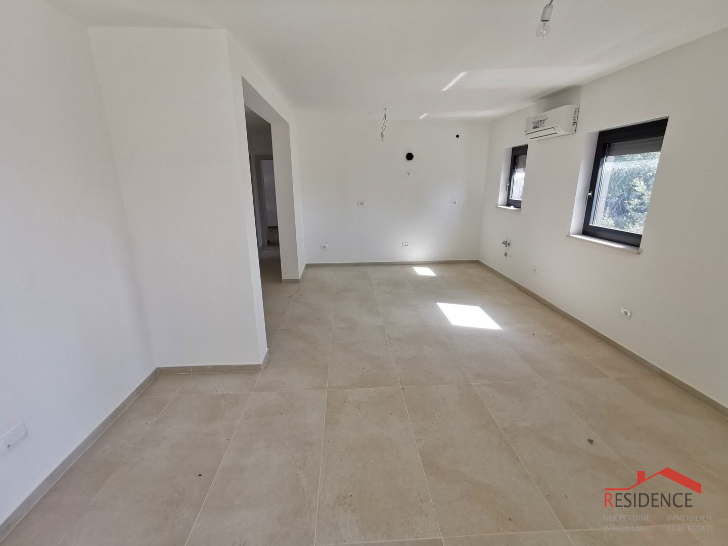 Medulin, novogradnja, stan na 1. katu, 3 spavaće sobe