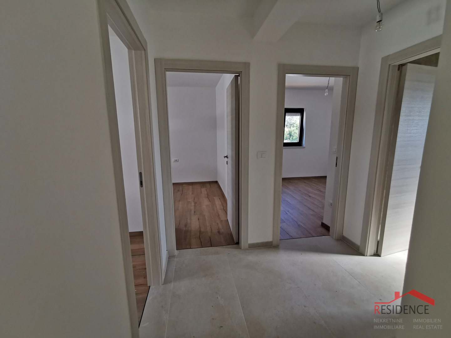 Medulin, novogradnja, stan na 1. katu, 3 spavaće sobe