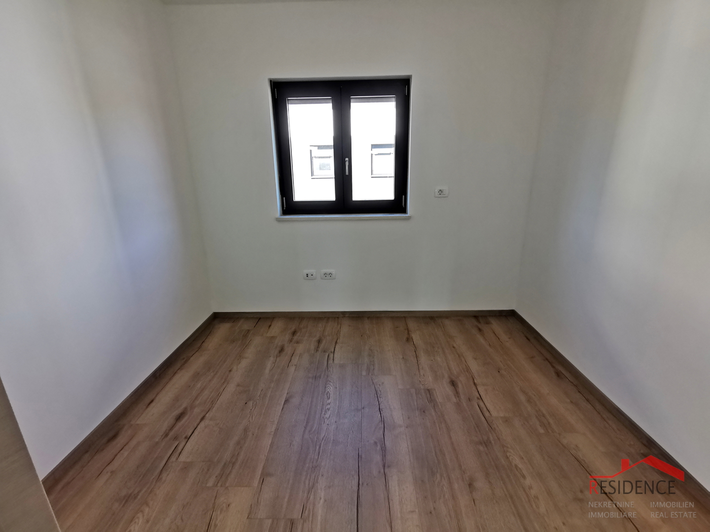 Medulin, novogradnja, stan na 1. katu, 3 spavaće sobe