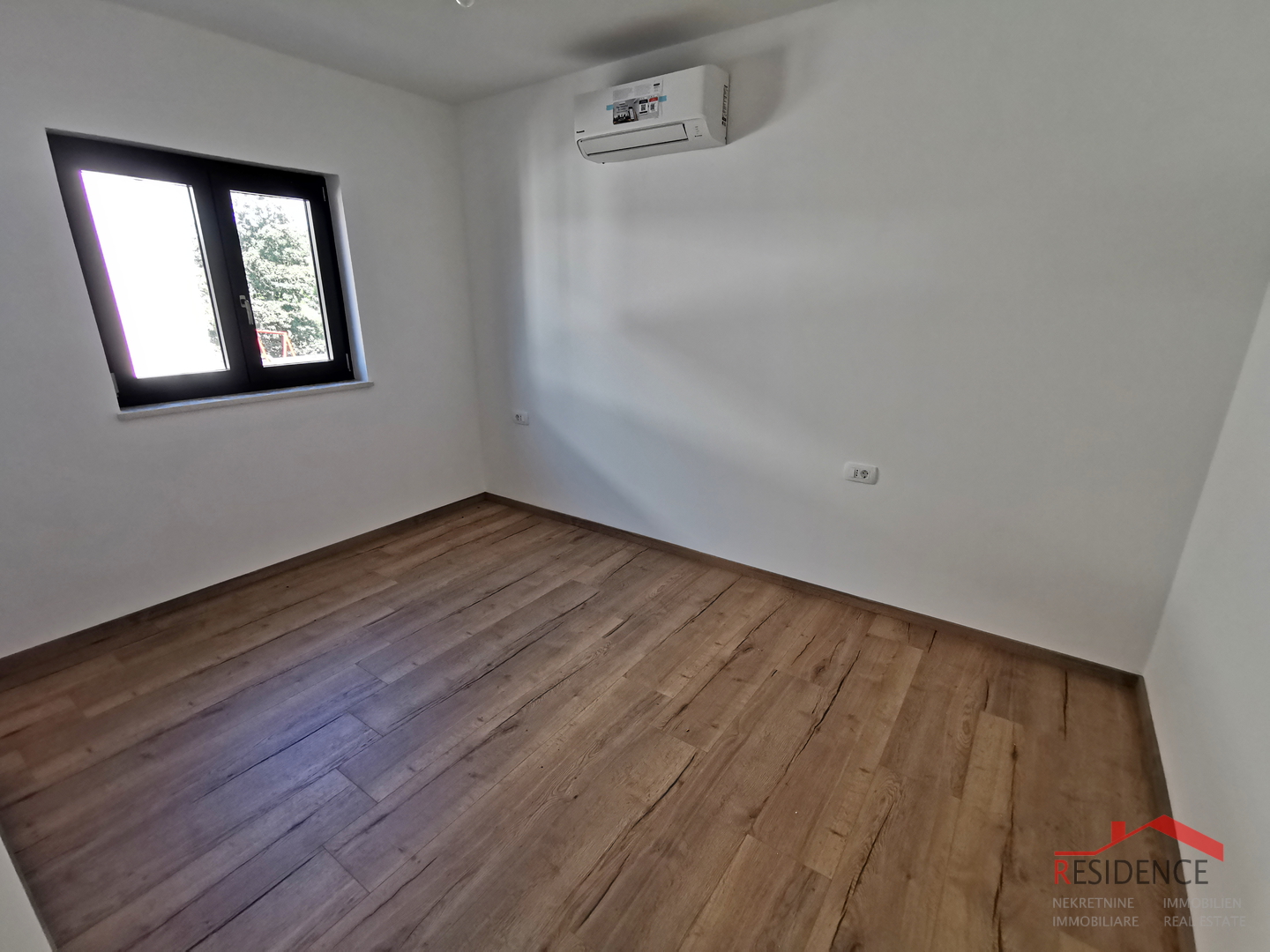 Medulin, novogradnja, stan na 1. katu, 3 spavaće sobe