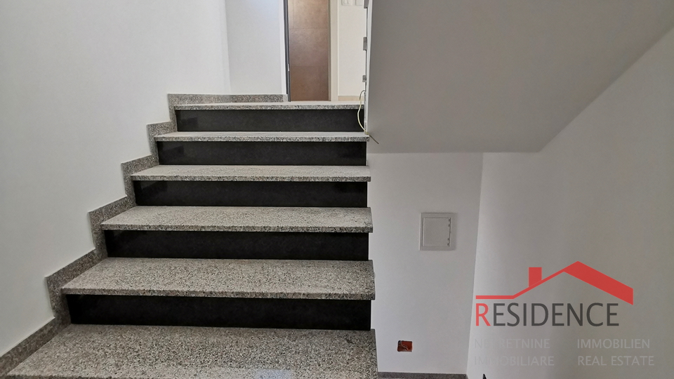 Medulin, novogradnja, stan na 1. katu, 3 spavaće sobe
