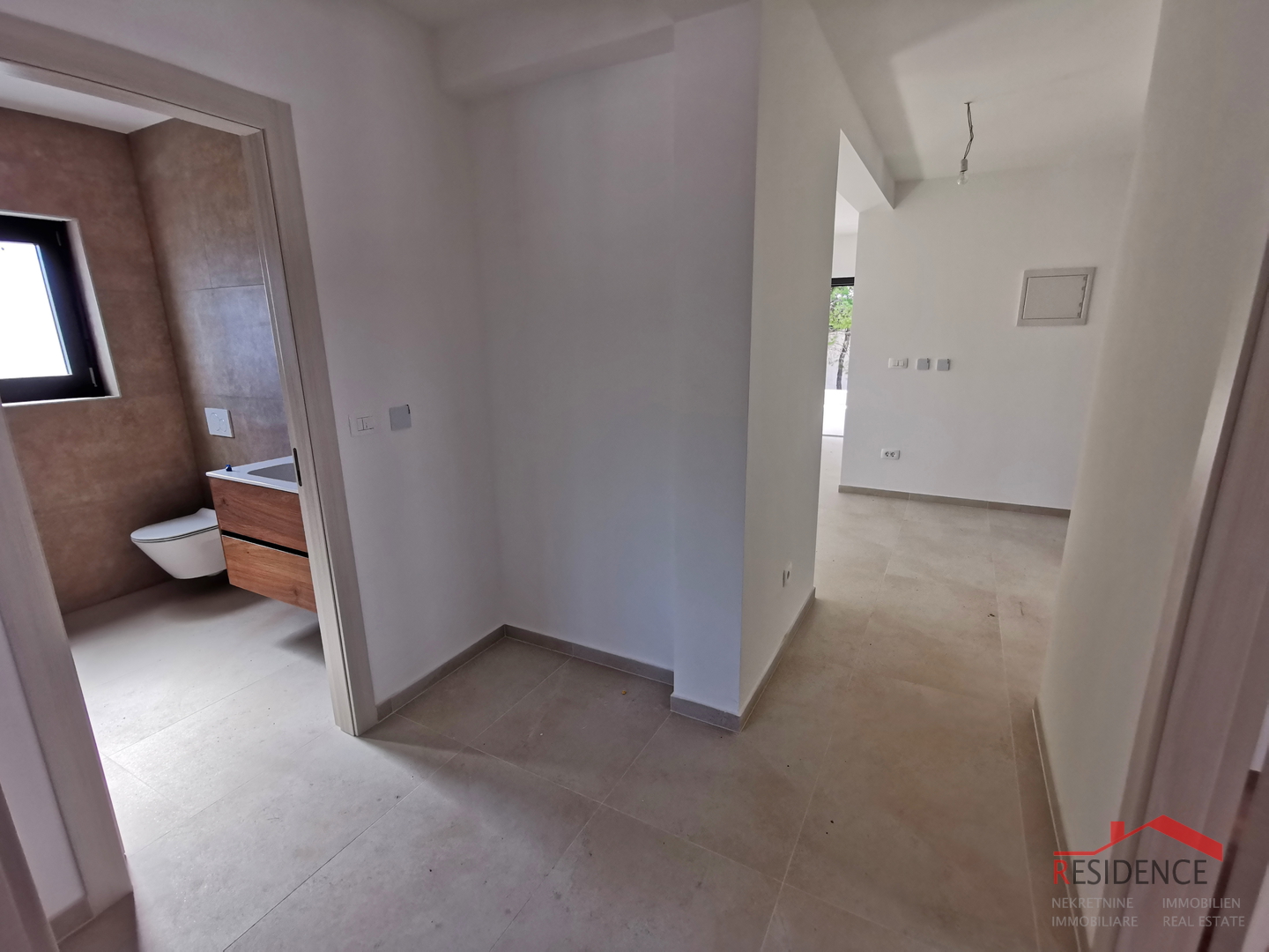 Medulin, novogradnja, stan na 1. katu, 3 spavaće sobe