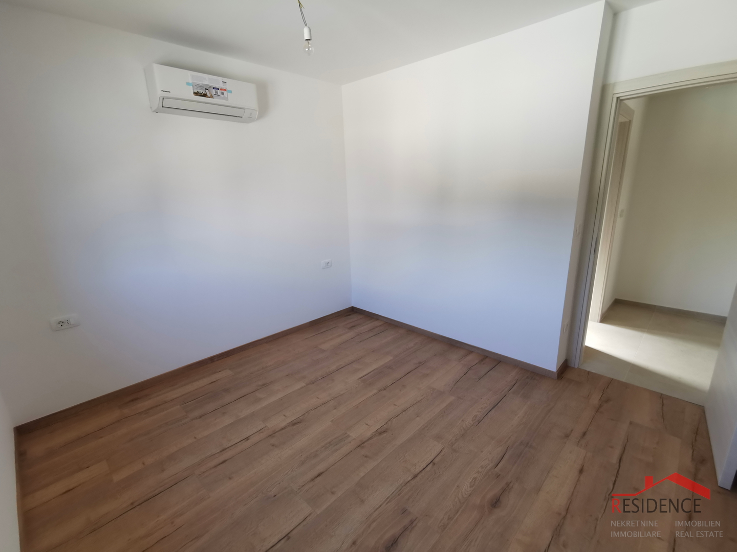 Medulin, novogradnja, stan na 1. katu, 3 spavaće sobe