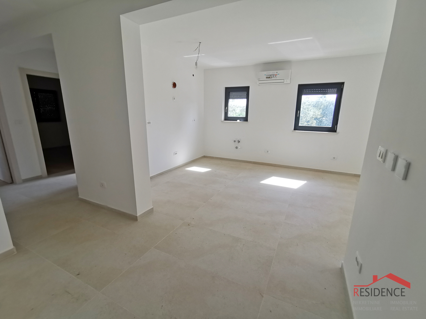 Medulin, novogradnja, stan na 1. katu, 3 spavaće sobe