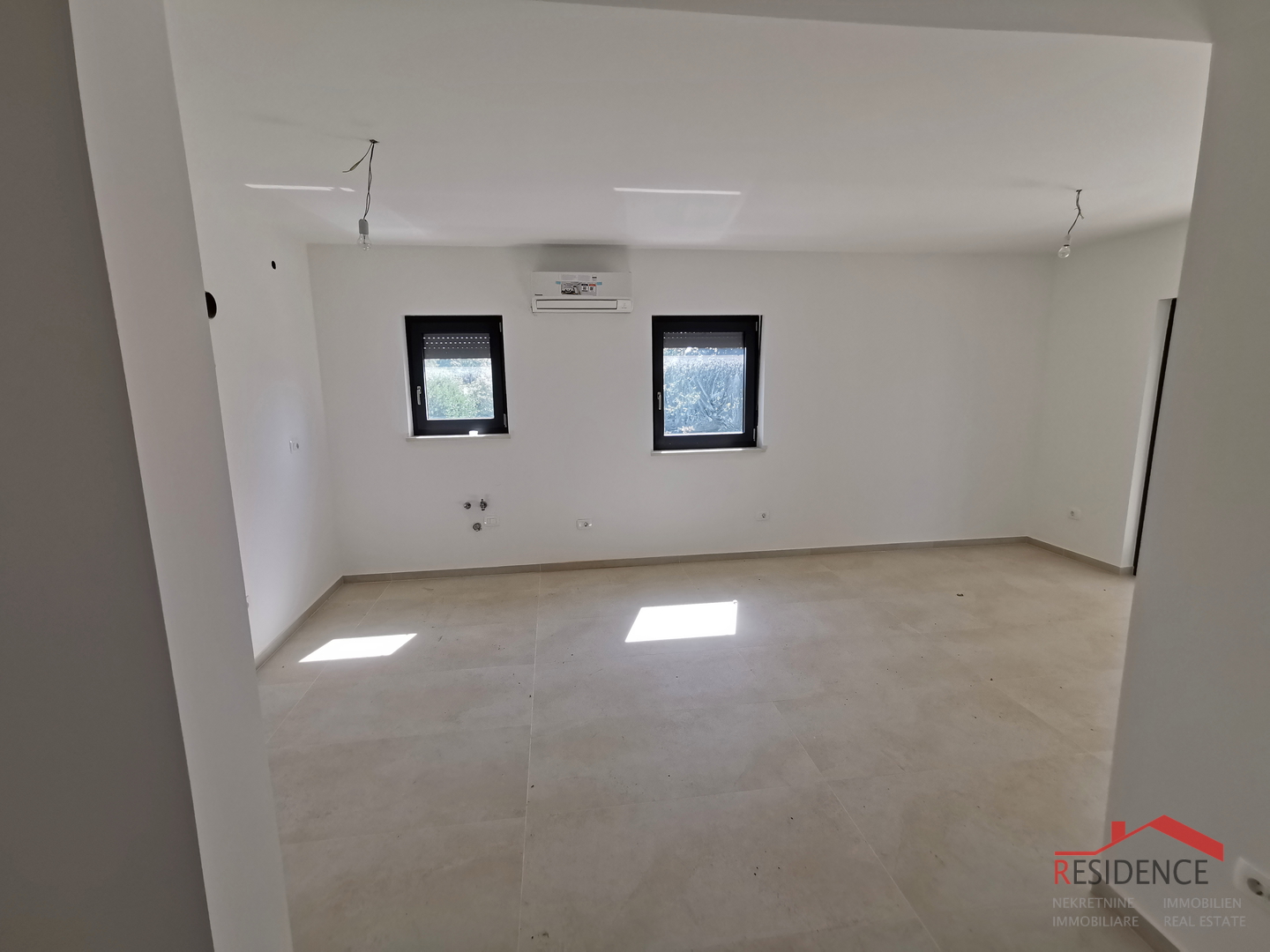 Medulin, novogradnja, stan na 1. katu, 3 spavaće sobe