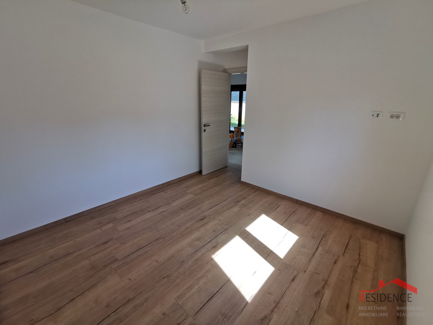 Medulin, novogradnja, stan u prizemlju sa vrtom