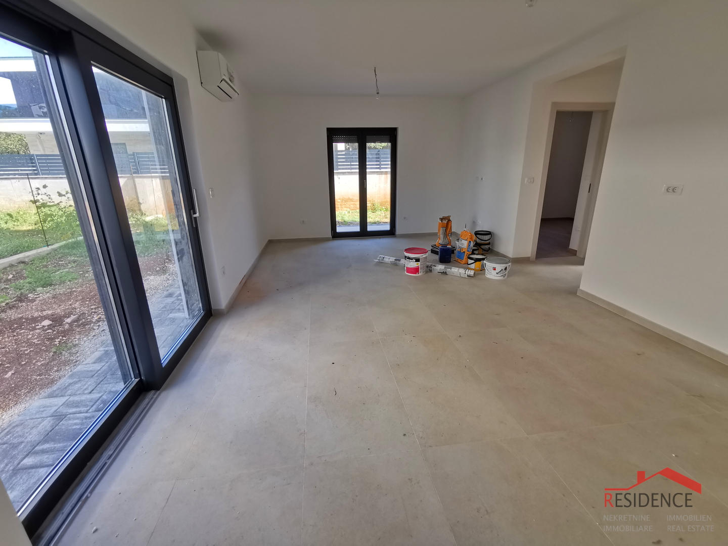 Medulin, novogradnja, stan u prizemlju sa vrtom