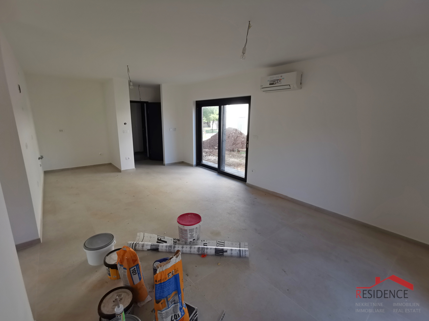 Medulin, novogradnja, stan u prizemlju sa vrtom