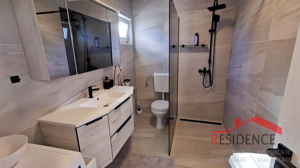 Medulin&comma; Center&comma; house with 2 apartments&comma; garden&comma; sea view