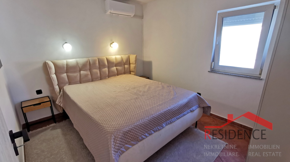 Medulin&comma; Center&comma; house with 2 apartments&comma; garden&comma; sea view