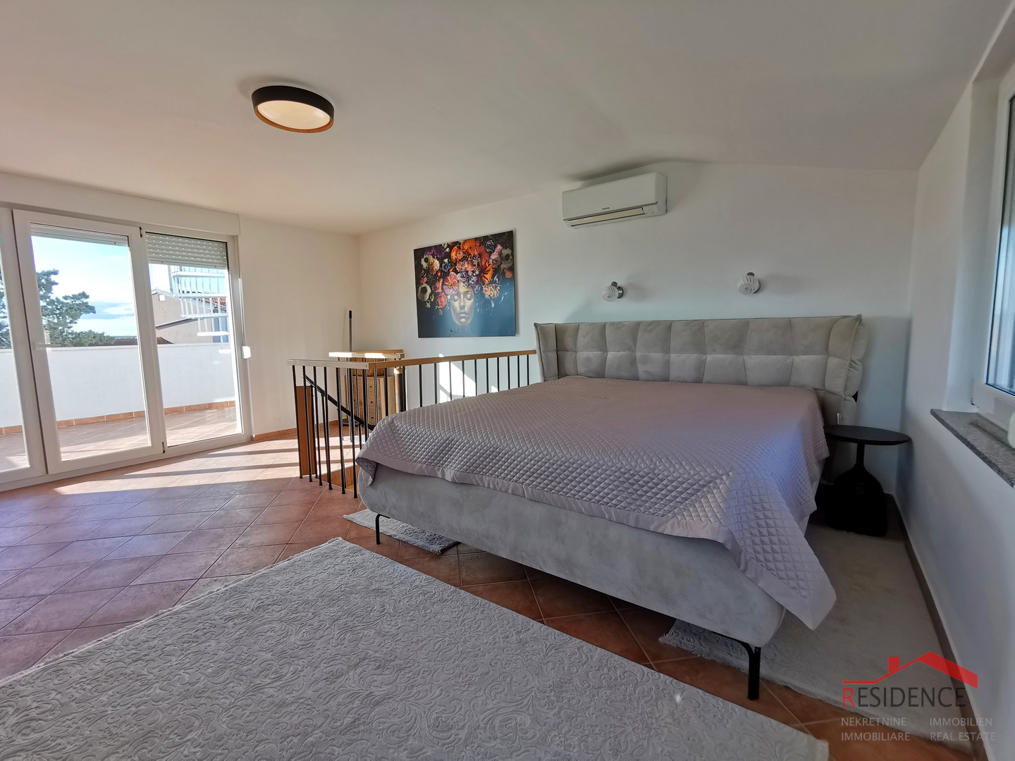 Medulin, Centar, kuća sa 2 stana, okućnica, pogled na more