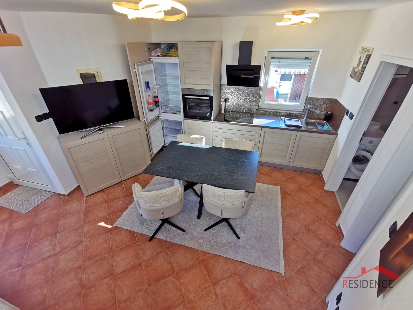 Medulin, Centar, kuća sa 2 stana, okućnica, pogled na more