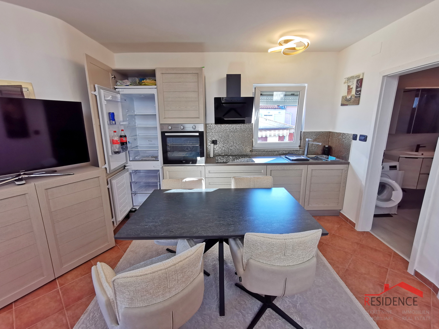 Medulin, Centar, kuća sa 2 stana, okućnica, pogled na more