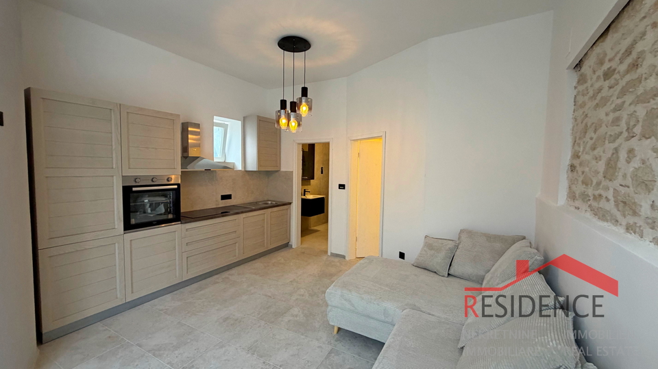 Medulin&comma; Center&comma; house with 2 apartments&comma; garden&comma; sea view