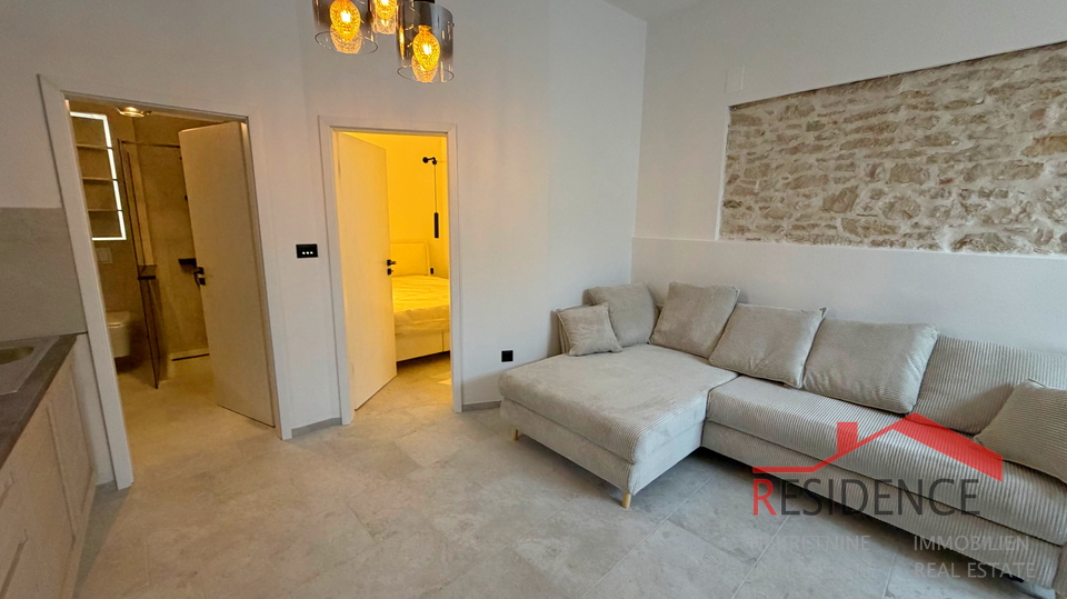 Medulin&comma; Center&comma; house with 2 apartments&comma; garden&comma; sea view