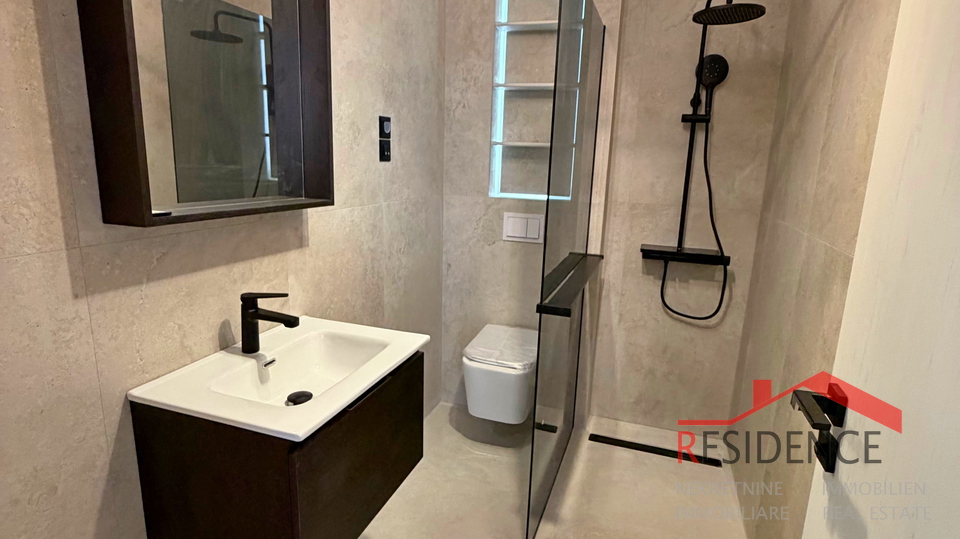 Medulin&comma; Center&comma; house with 2 apartments&comma; garden&comma; sea view