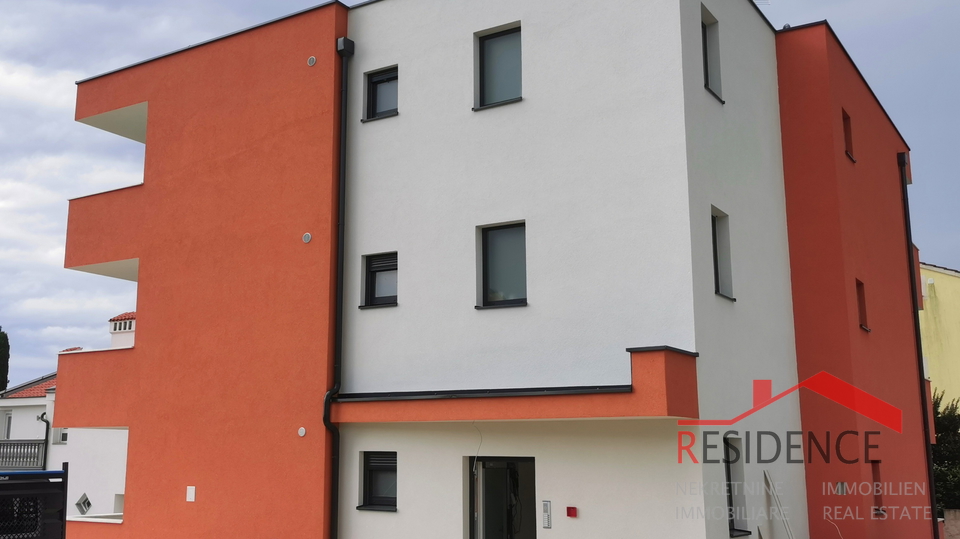 Medulin, Einfamilienhaus mit 3 Wohnungen, Meerblick