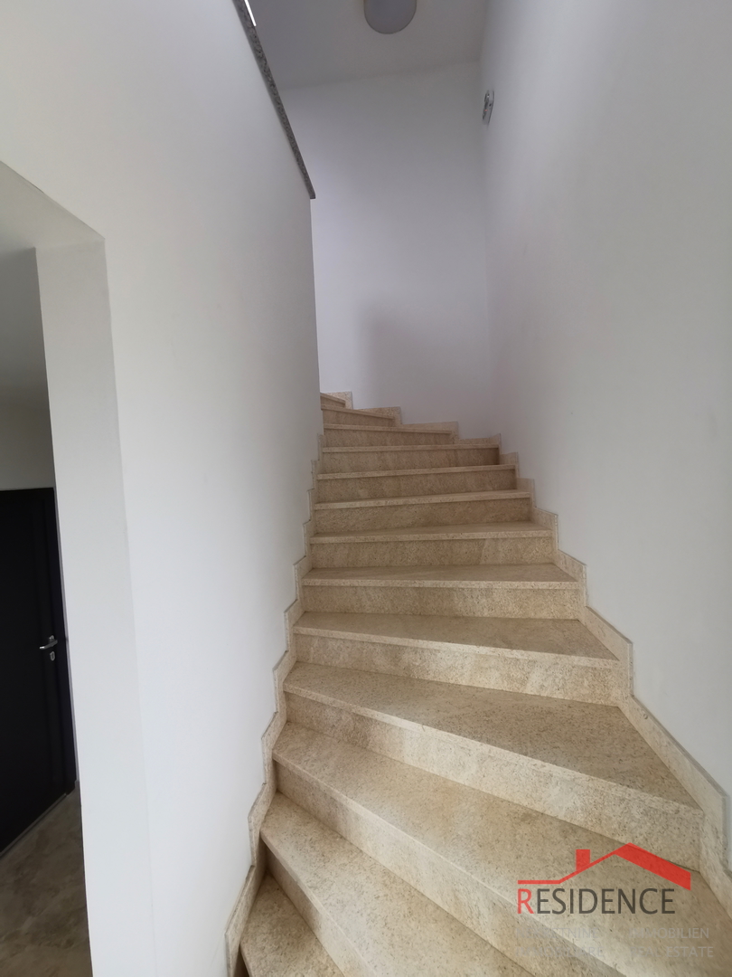 Medulin, detached house with 3 apartments, sea view