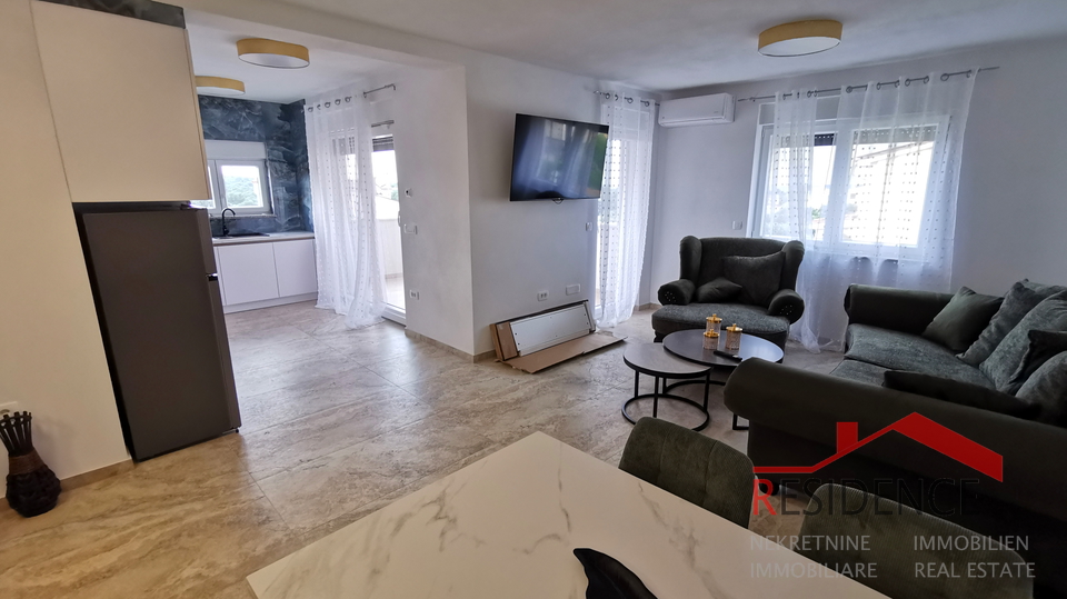 Medulin, Einfamilienhaus mit 3 Wohnungen, Meerblick
