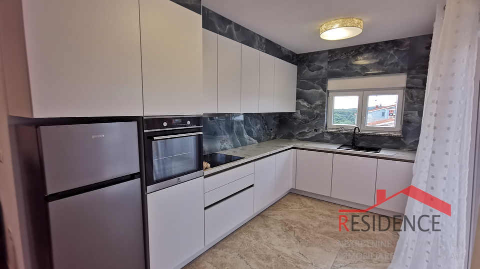 Medulin, Einfamilienhaus mit 3 Wohnungen, Meerblick