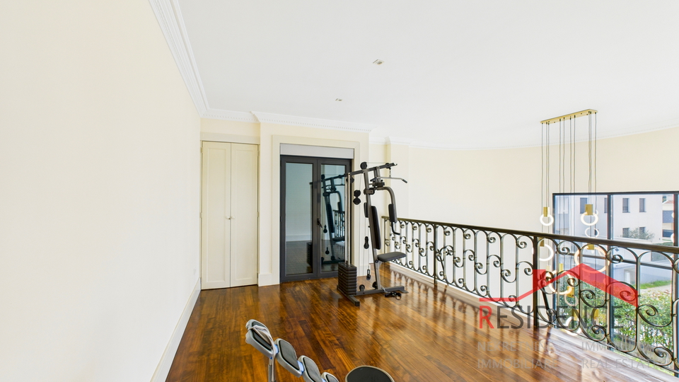 Banjole&comma; luxury villa with a swimming pool&comma; near by sea and Marina