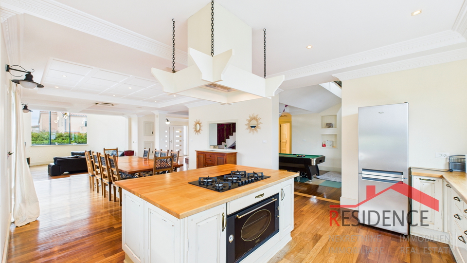 Banjole&comma; luxury villa with a swimming pool&comma; near by sea and Marina