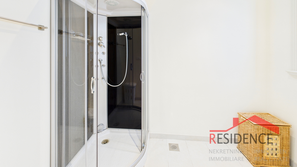 Banjole&comma; luxury villa with a swimming pool&comma; near by sea and Marina