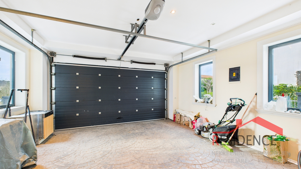 Banjole&comma; luxury villa with a swimming pool&comma; near by sea and Marina