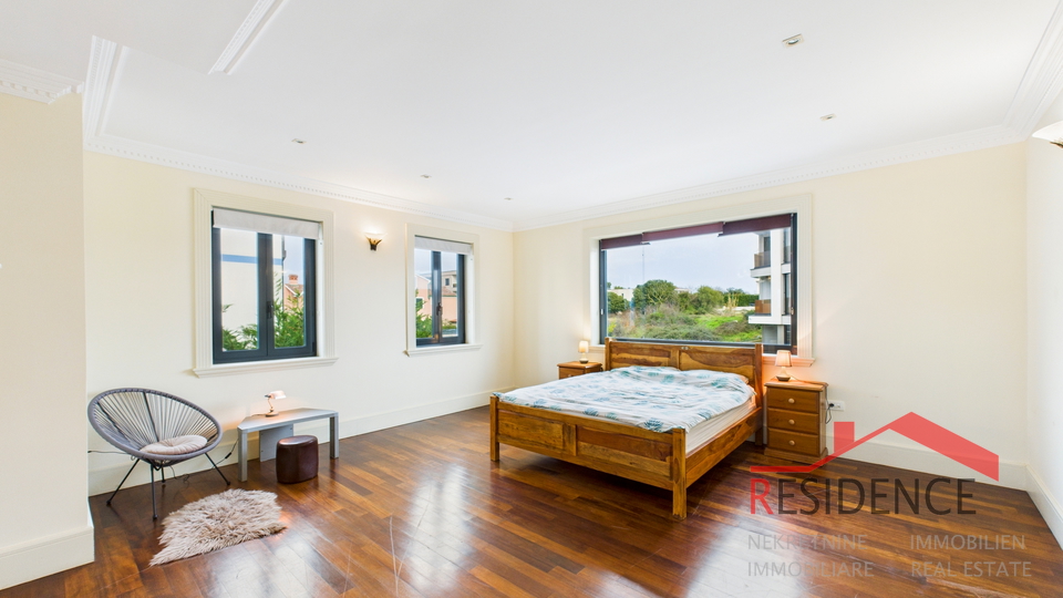 Banjole&comma; luxury villa with a swimming pool&comma; near by sea and Marina