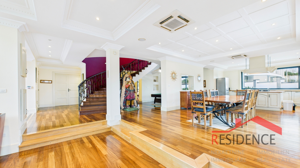 Banjole&comma; luxury villa with a swimming pool&comma; near by sea and Marina