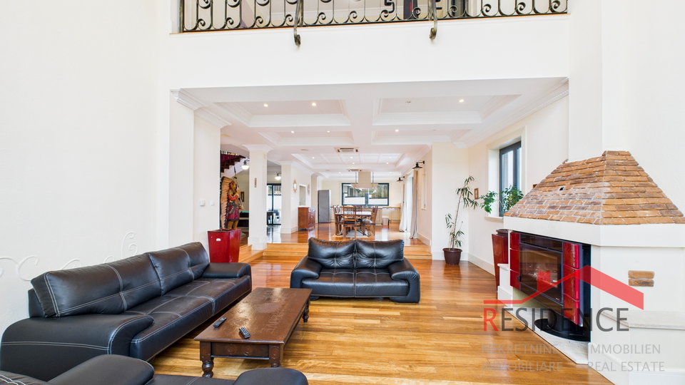 Banjole&comma; luxury villa with a swimming pool&comma; near by sea and Marina