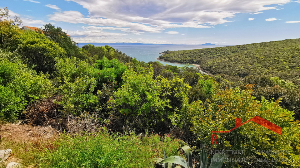 Agricultural land in Peruški, near the sea