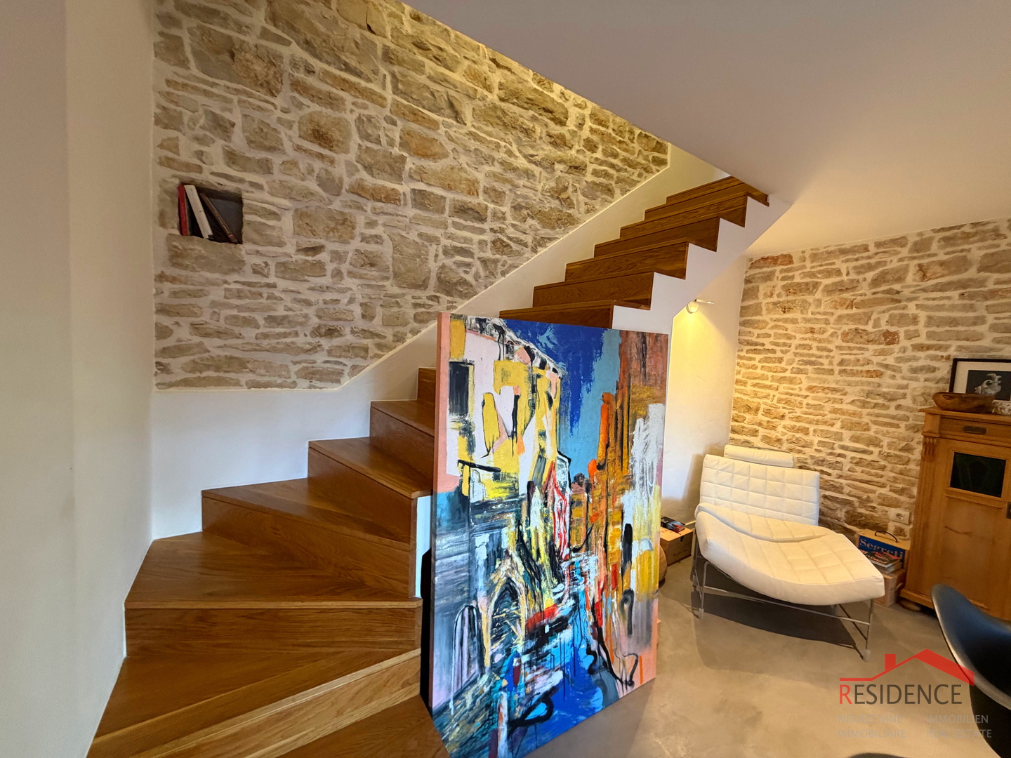 Peroj, kamena kuća u nizu, Ekskluzivna prodaja