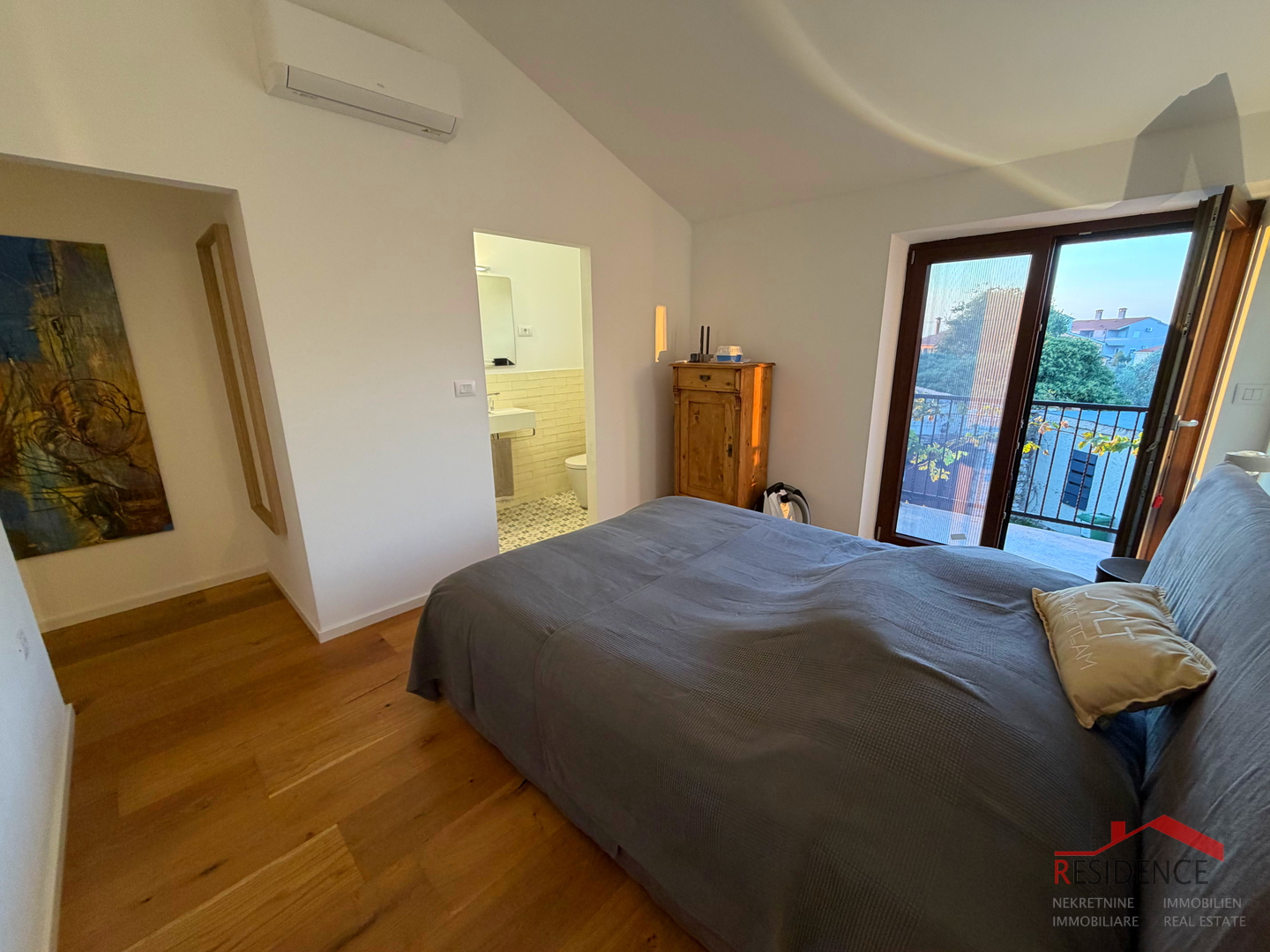 Peroj, kamena kuća u nizu, Ekskluzivna prodaja