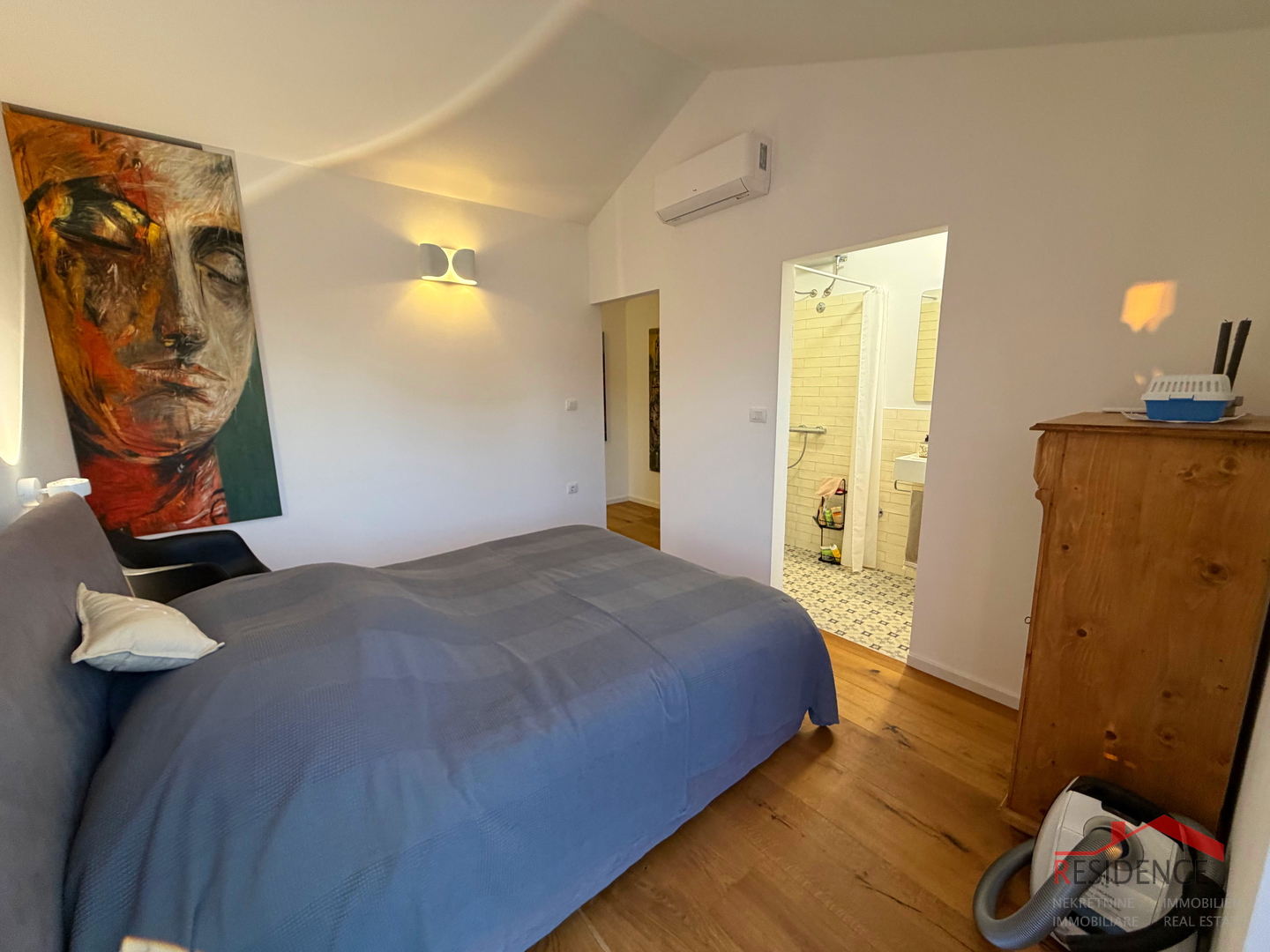 Peroj, kamena kuća u nizu, Ekskluzivna prodaja