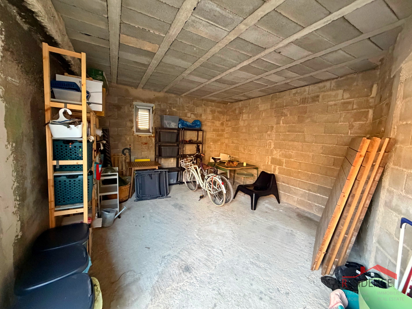 Peroj, kamena kuća u nizu, Ekskluzivna prodaja