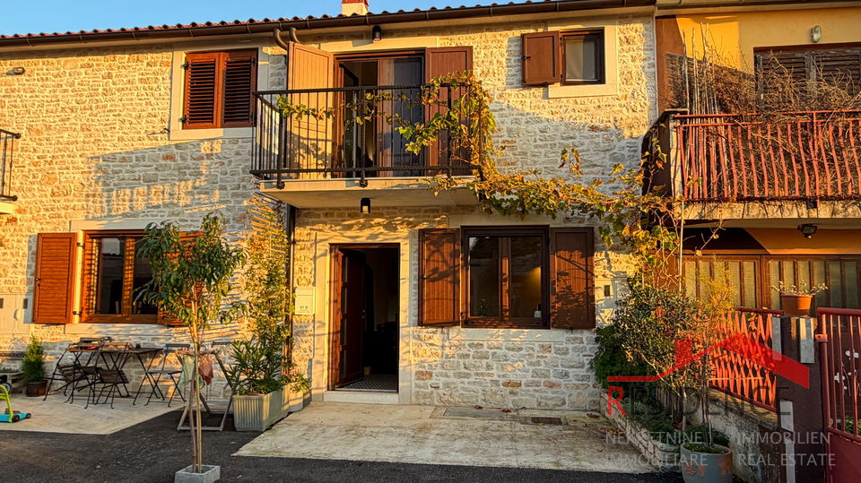 Peroj, Reihenhaus aus Stein, Exklusivverkauf