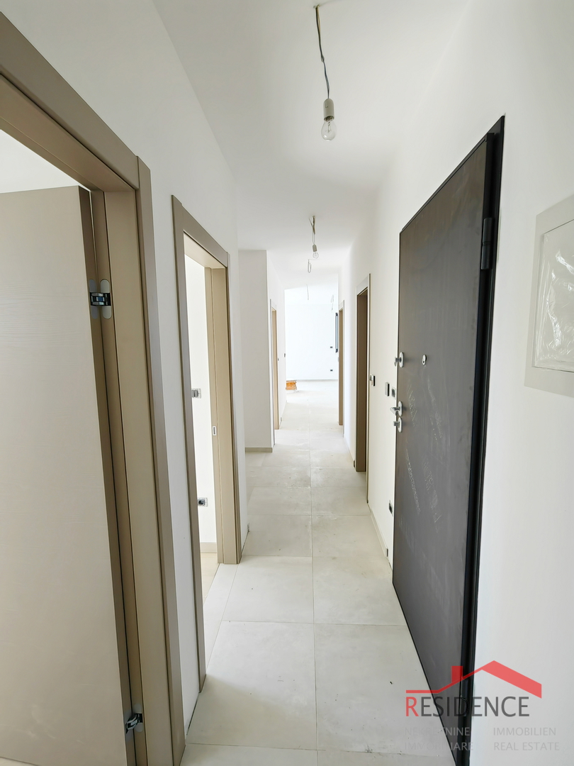 Pješčana uvala, new first-floor apartment with sea view