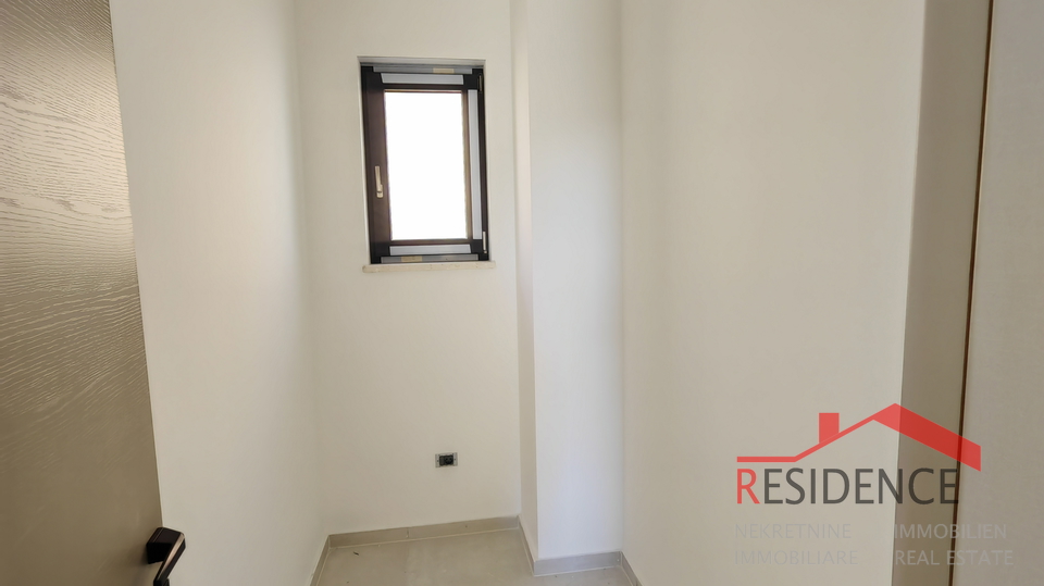 Pje&scaron;&ccaron;ana uvala&comma; novi stan na 1&period; katu s pogledom na more