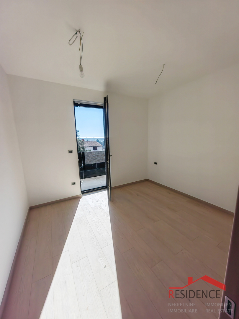 Pješčana uvala, new first-floor apartment with sea view