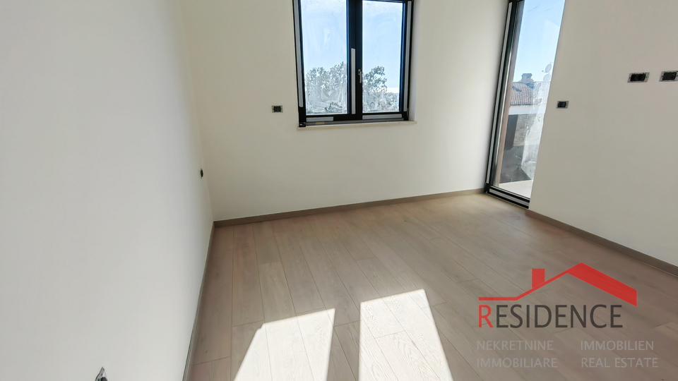 Pje&scaron;&ccaron;ana uvala&comma; novi stan na 1&period; katu s pogledom na more