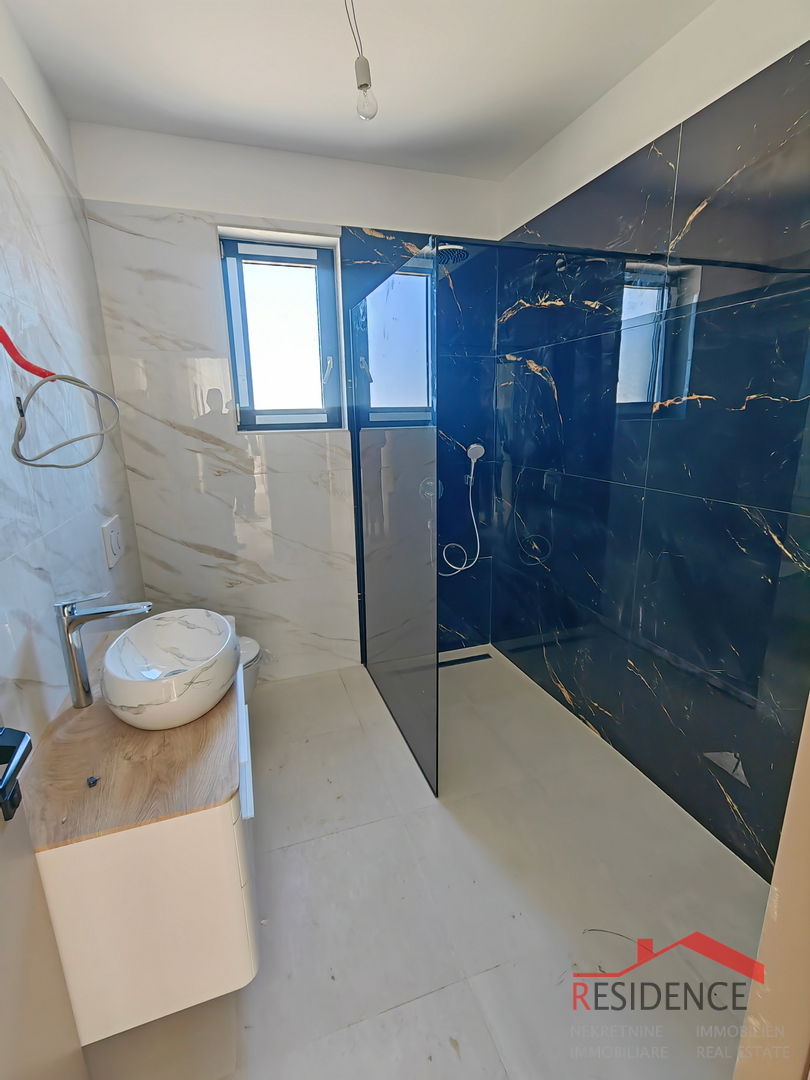 Pješčana uvala, new first-floor apartment with sea view