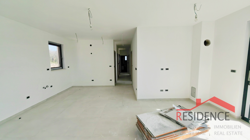 Pje&scaron;&ccaron;ana uvala&comma; novi stan na 1&period; katu s pogledom na more