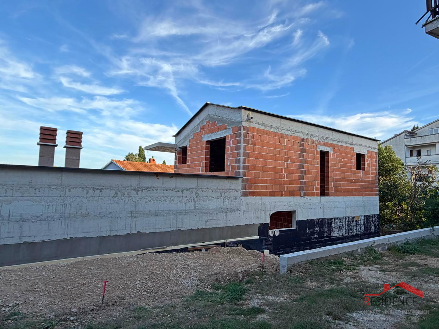 Premantura, 2 samostojeće kuće u roh bau fazi, pogled na more