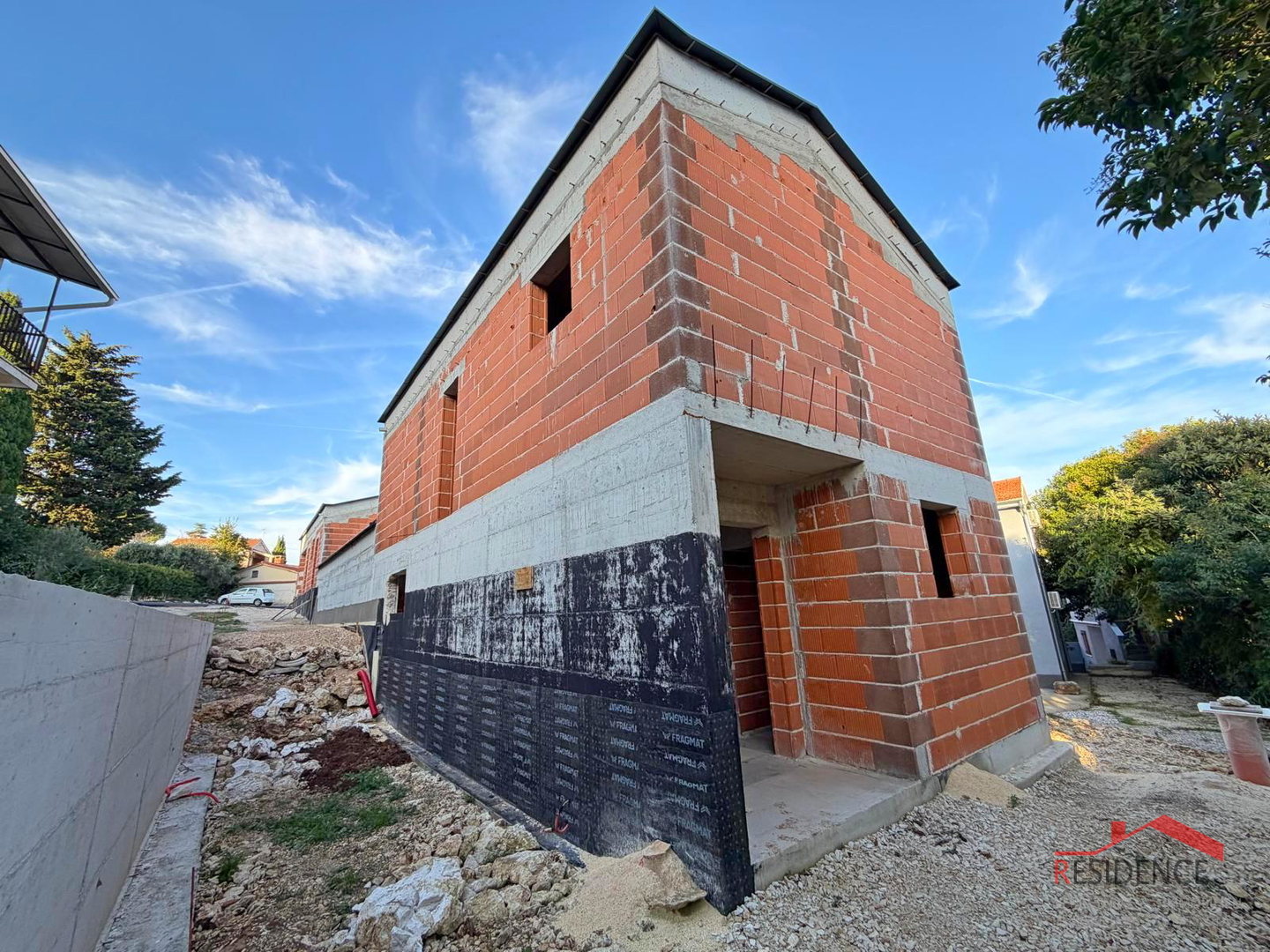 Premantura, 2 samostojeće kuće u roh bau fazi, pogled na more